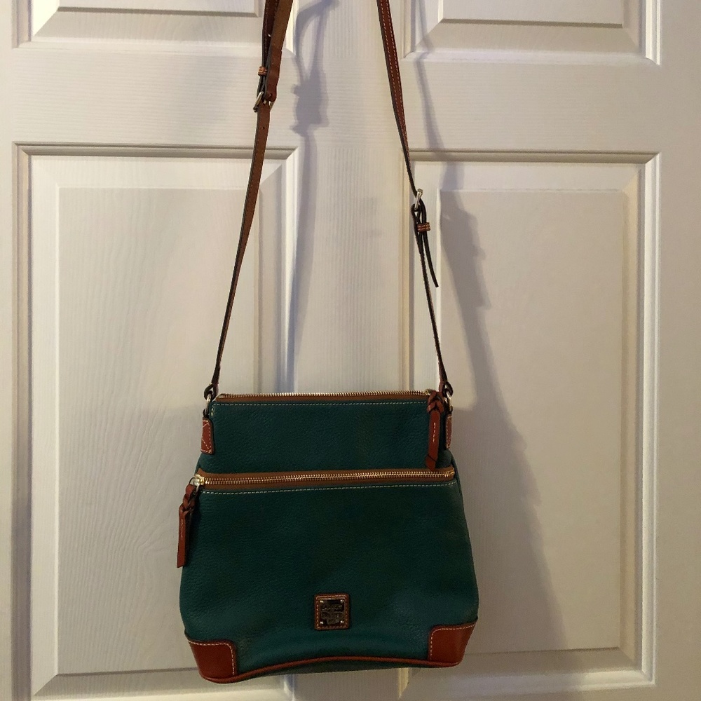 Dooney and Bourke Crossbody leather purse